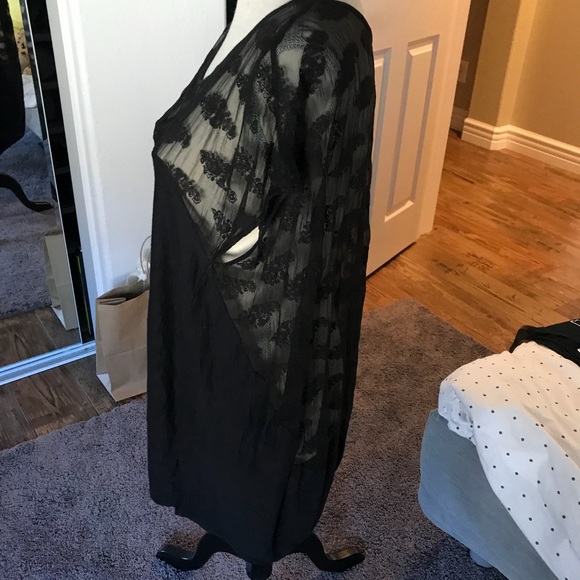 Flowered see through back tee shirt - Picture 2 of 3